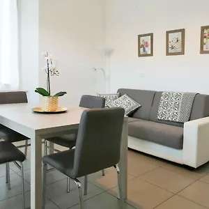 Apartment Aida - Near The Center With Private Parking E Ac Como